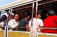 Myanmar Birmanie Experience : route pour le Rocher D'Or